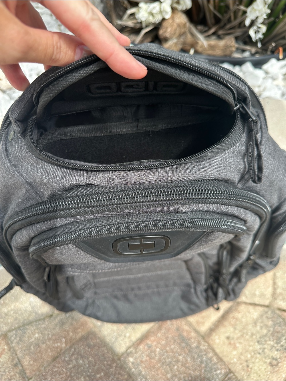 OGIO Renegade (Charcoal Gray) Backpack - Picture 3 of 5